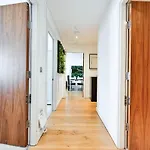 Luxury 3 Bed Next Victoria Station