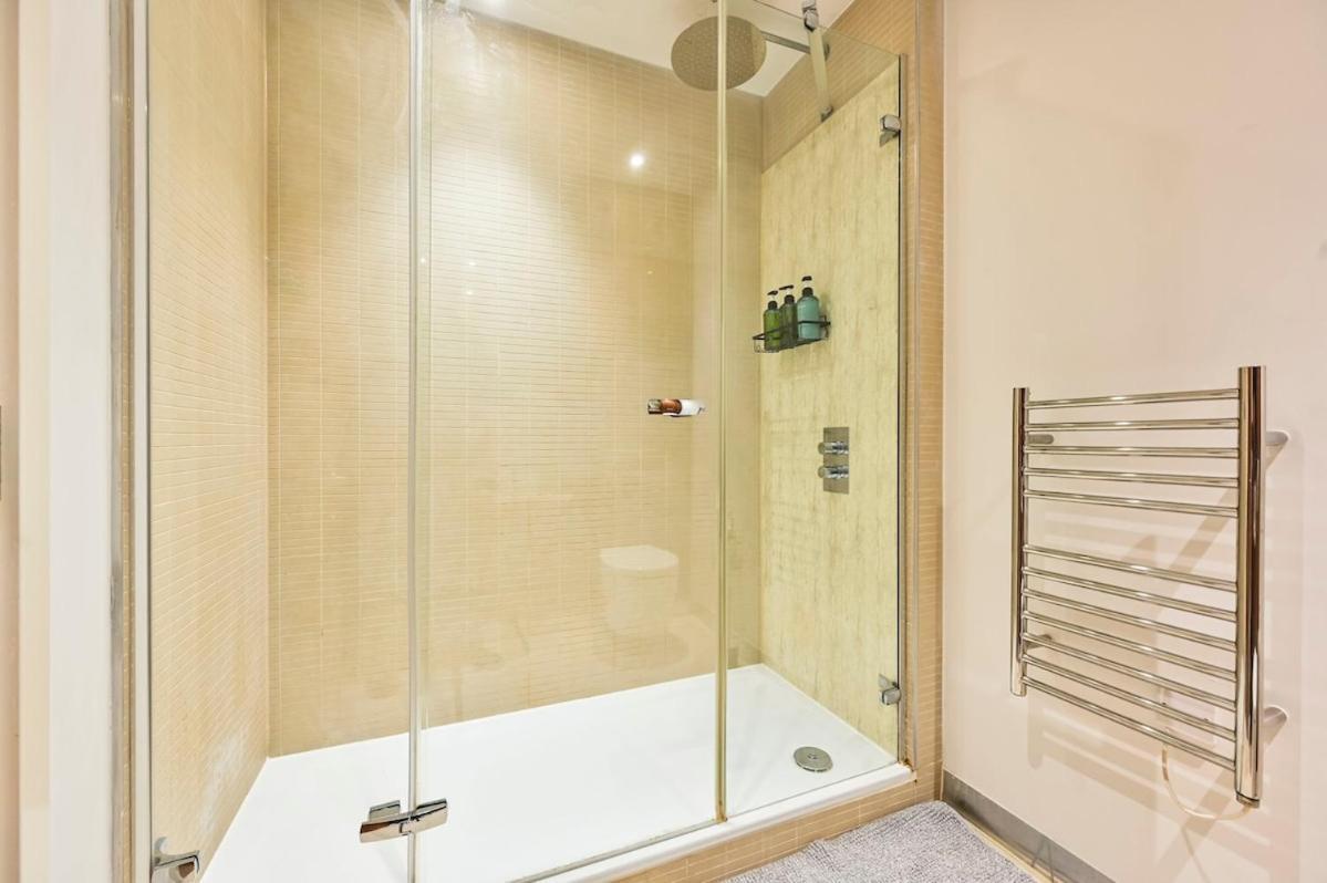 Luxury 3 Bed Next Victoria Station