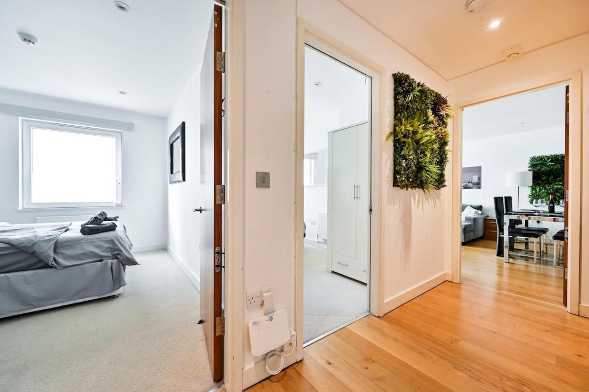 Luxury 3 Bed Next Victoria Station * London