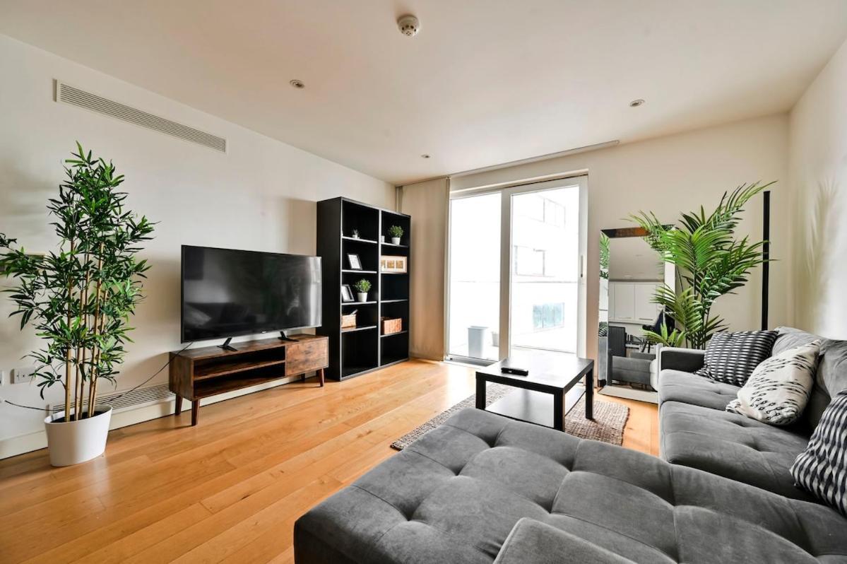 Luxury 3 Bed Next Victoria Station *