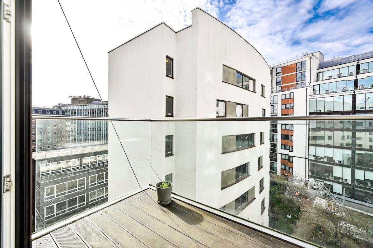 Luxury 3 Bed Next Victoria Station