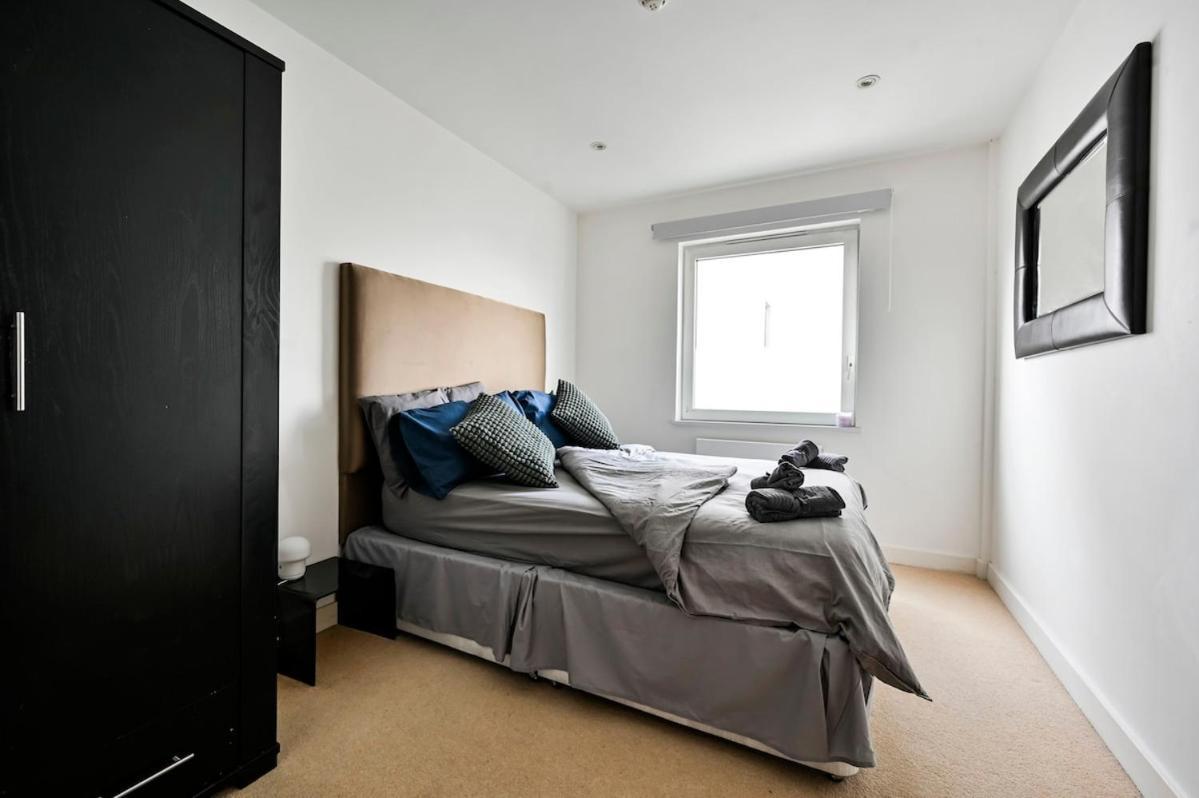 Luxury 3 Bed Next Victoria Station