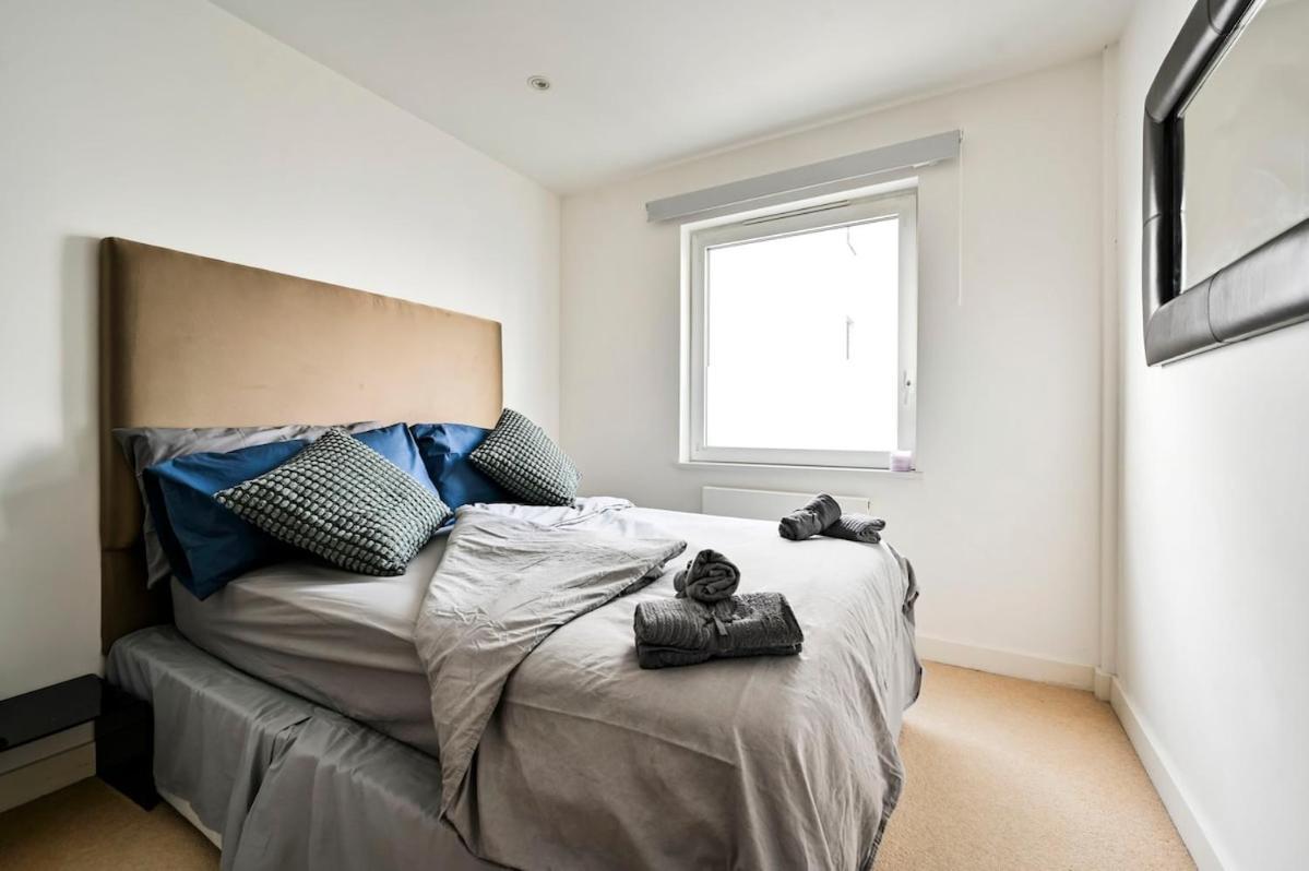 Luxury 3 Bed Next Victoria Station London